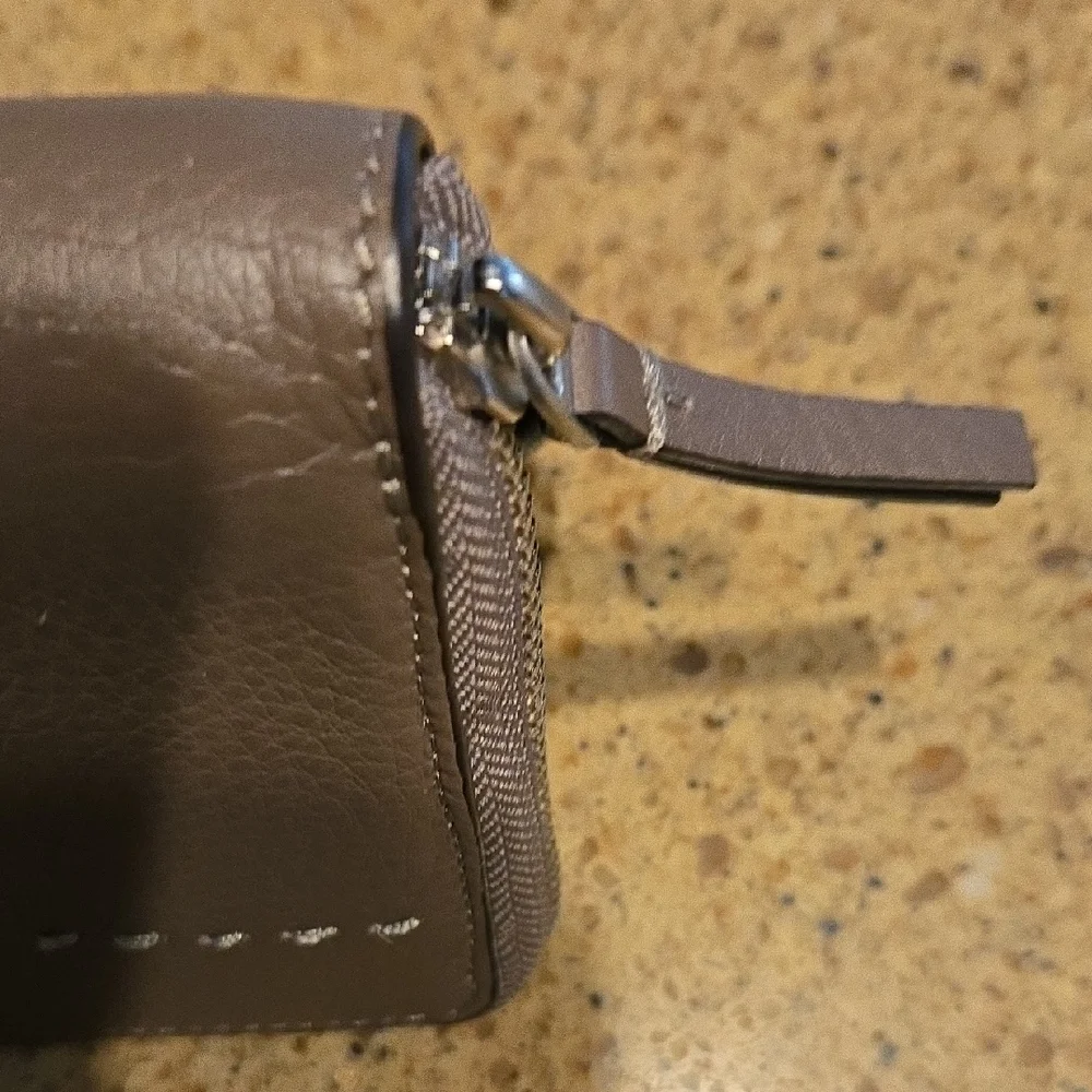 New Tory Burch McGraw Zip Wallet - Picture 6 of 9